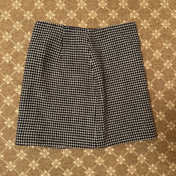 Club Monaco Mini Skirt - Picture 1 of 1